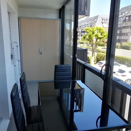 Beautiful T2 With Balcony Near The Beach